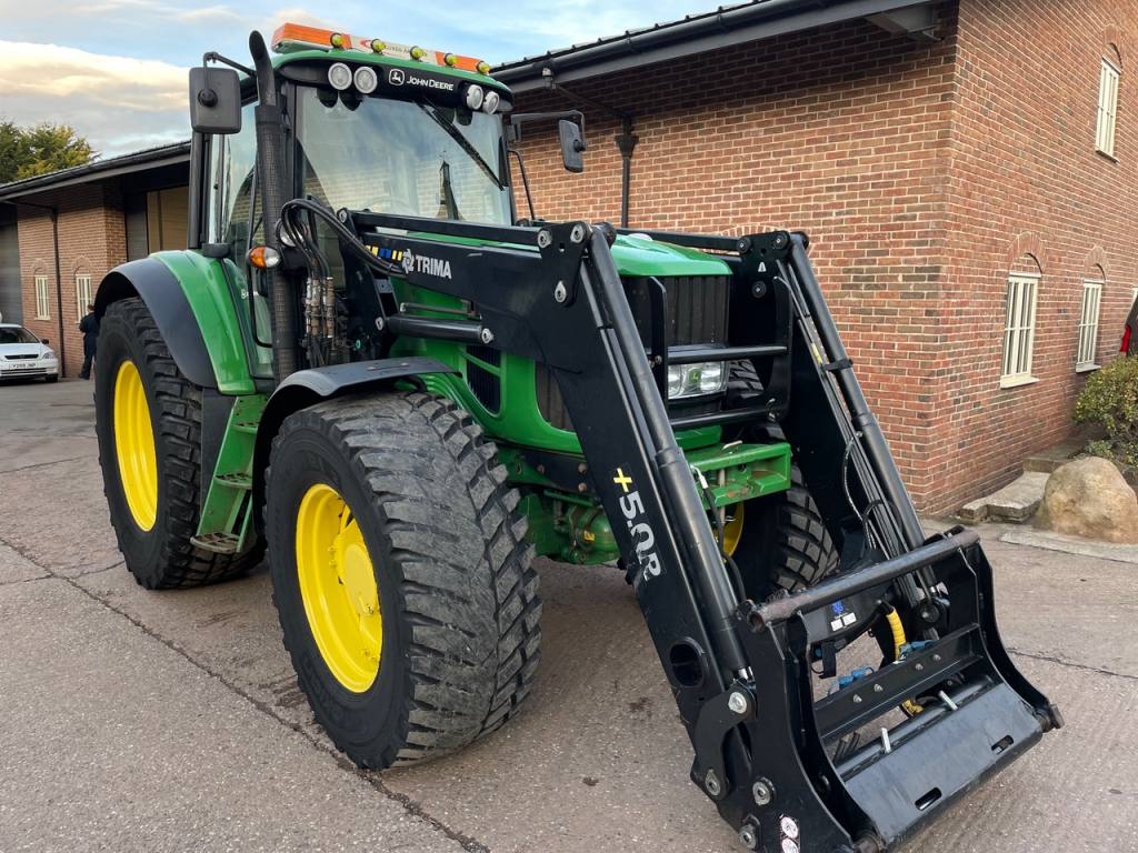 John Deere 6930