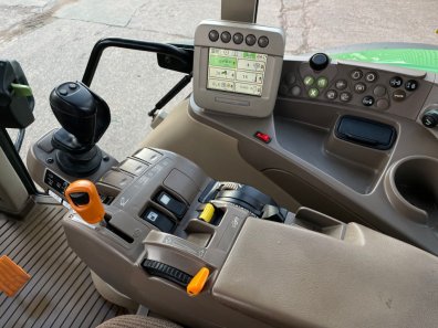 John Deere 6930