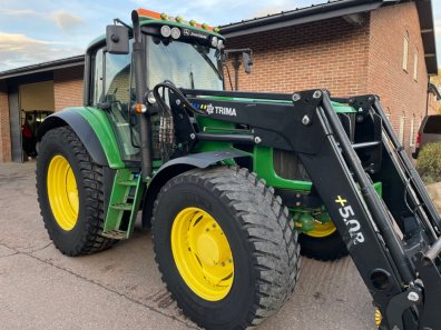 John Deere 6930