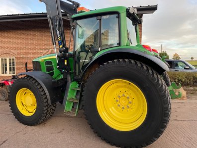 John Deere 6930