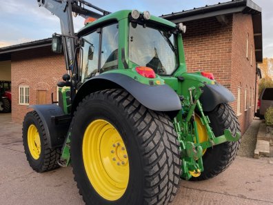 John Deere 6930