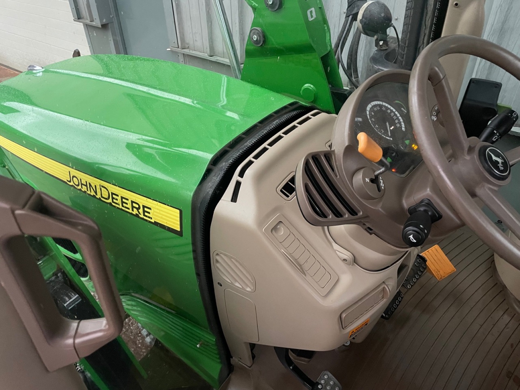 John Deere 6330