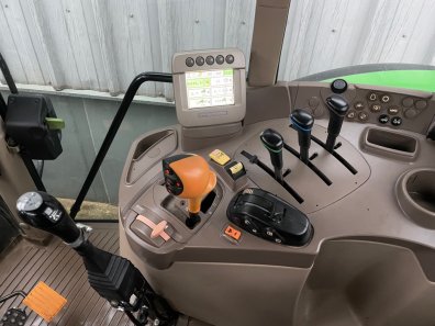John Deere 6330