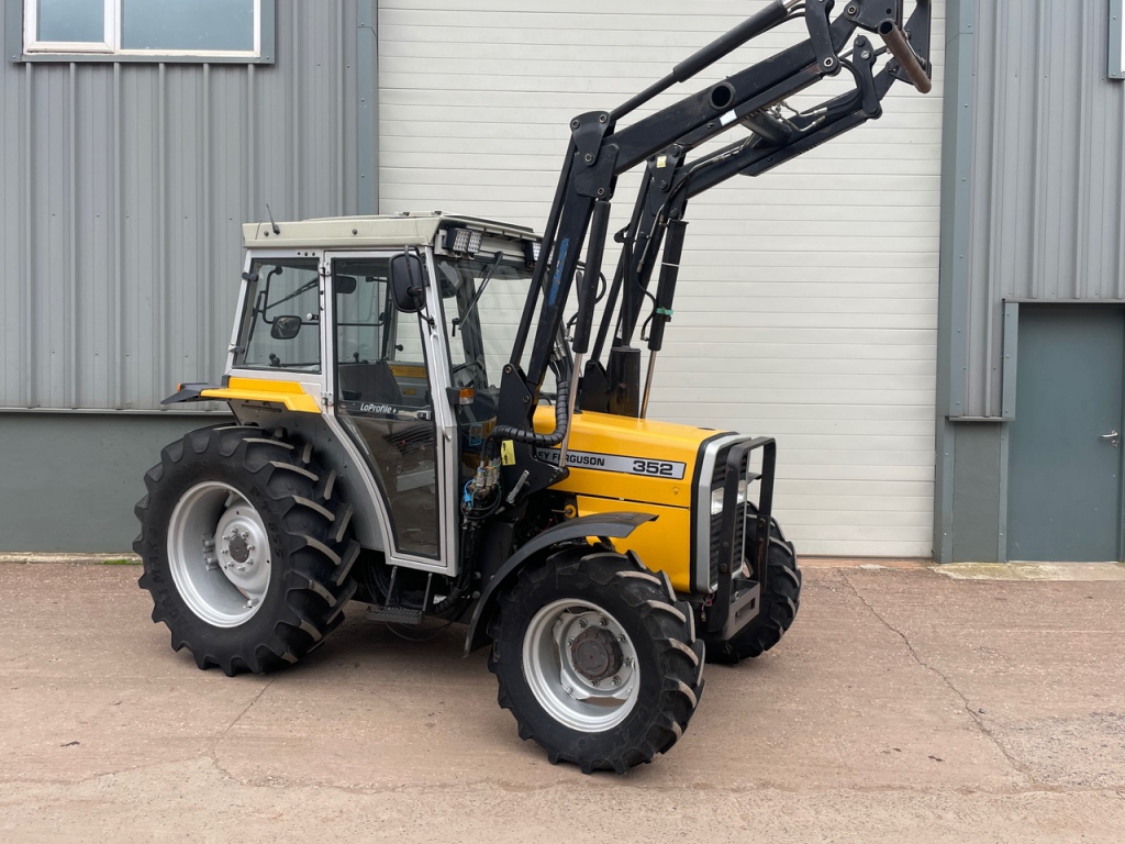 Massey Ferguson 352