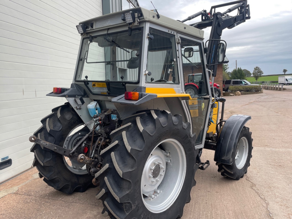 Massey Ferguson 352