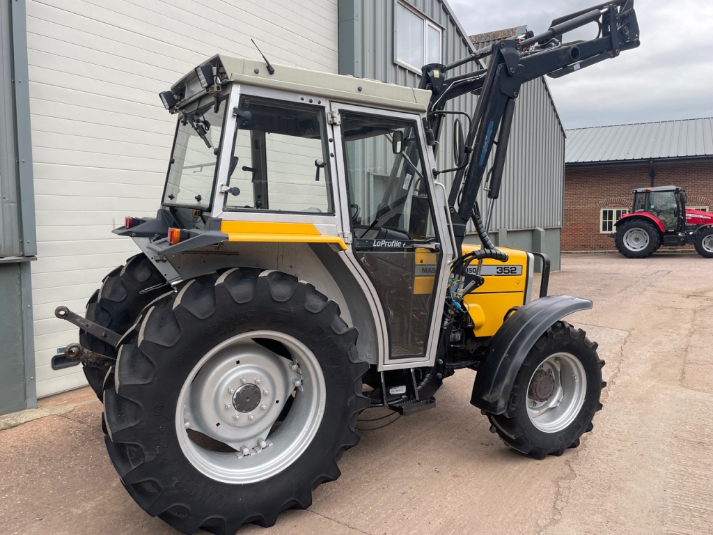 Massey Ferguson 352