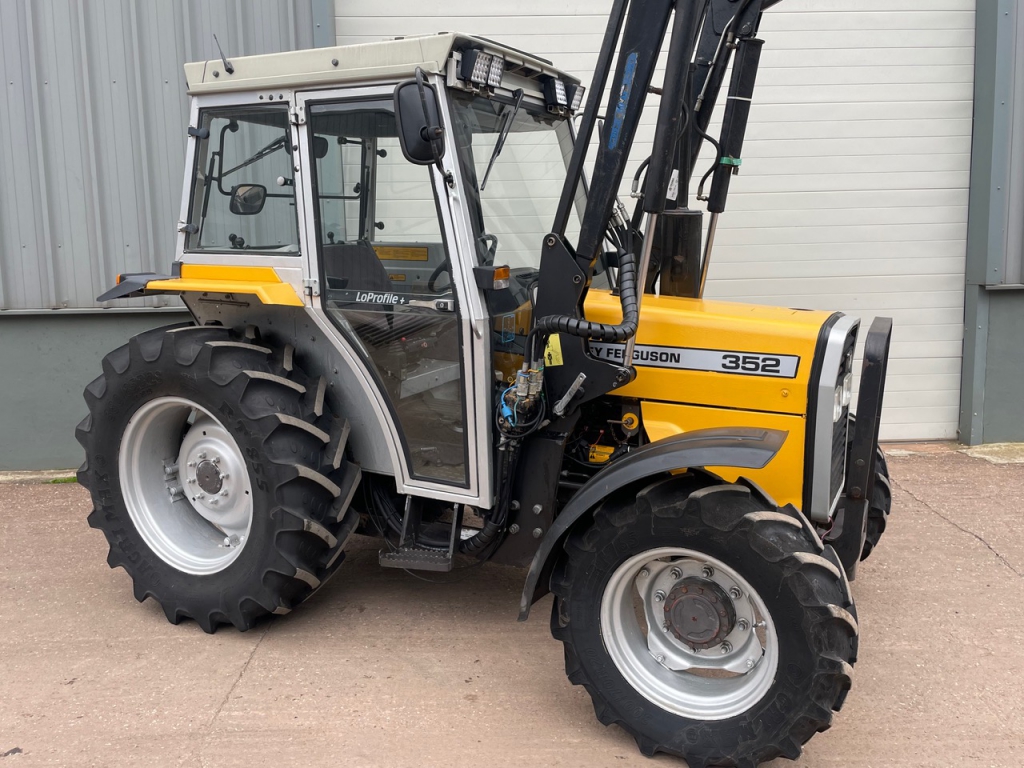 Massey Ferguson 352