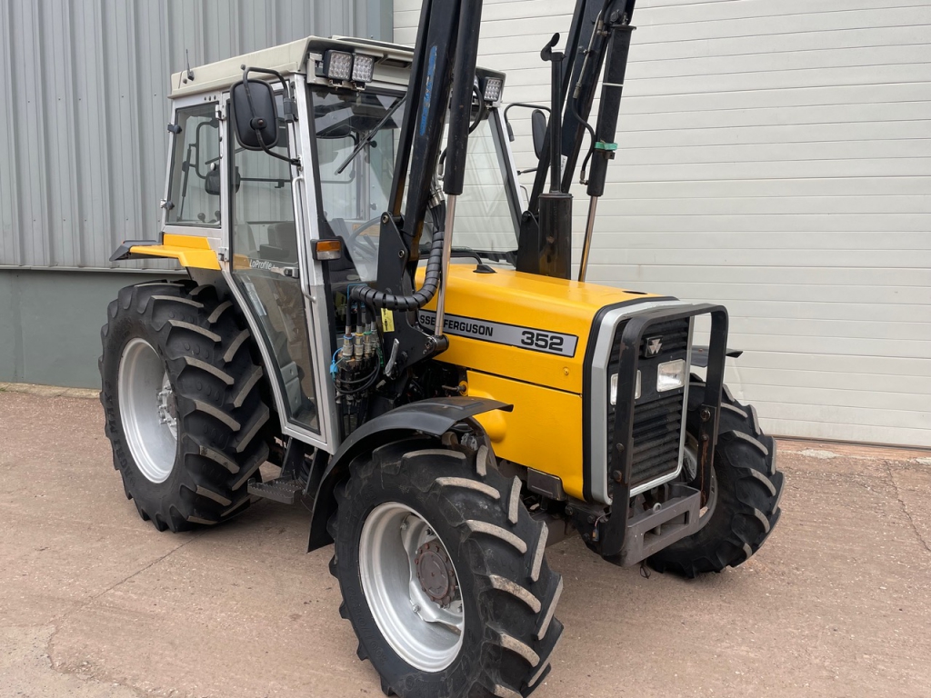 Massey Ferguson 352