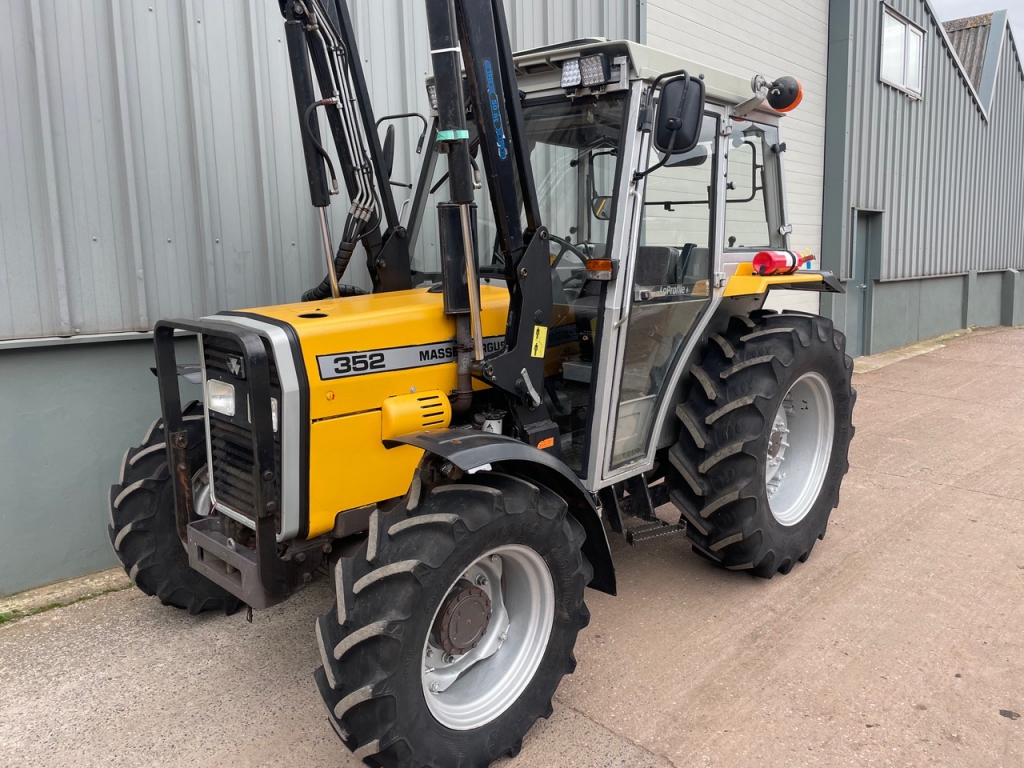Massey Ferguson 352