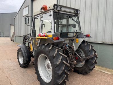 Massey Ferguson 352