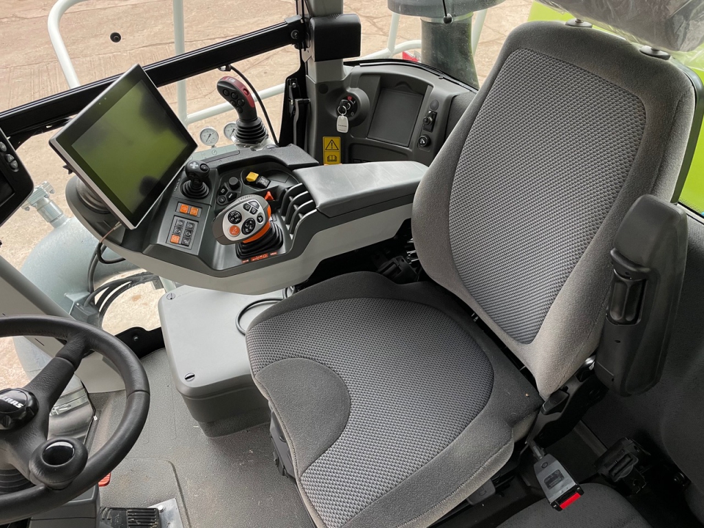 Claas Xerion 4200 Saddle Trac