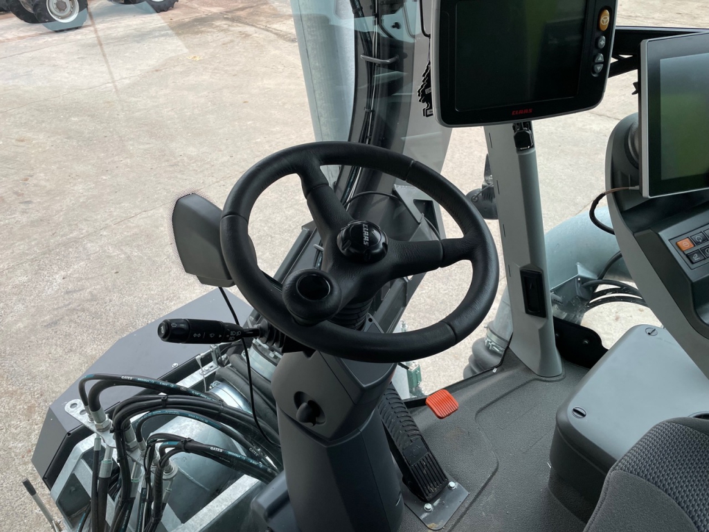 Claas Xerion 4200 Saddle Trac