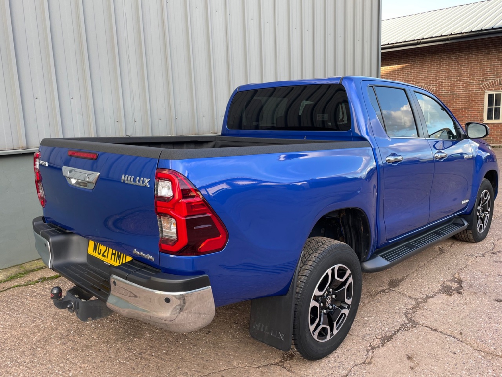 Toyota Hi-Lux Invincible 2.4 Diesel