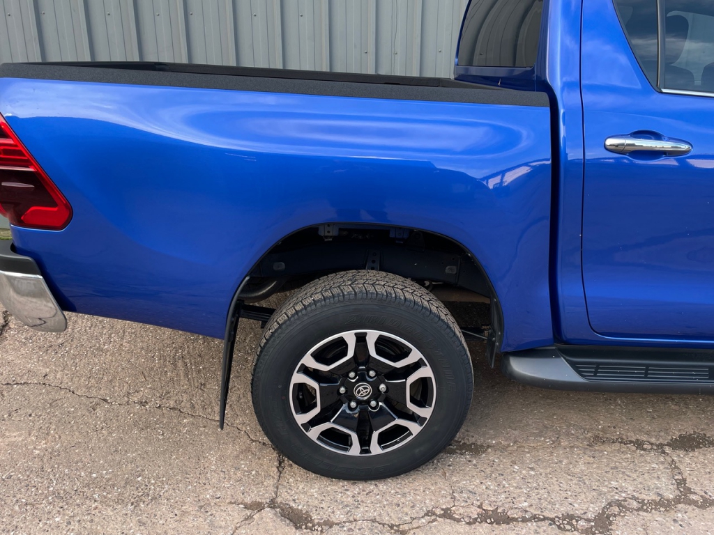 Toyota Hi-Lux Invincible 2.4 Diesel