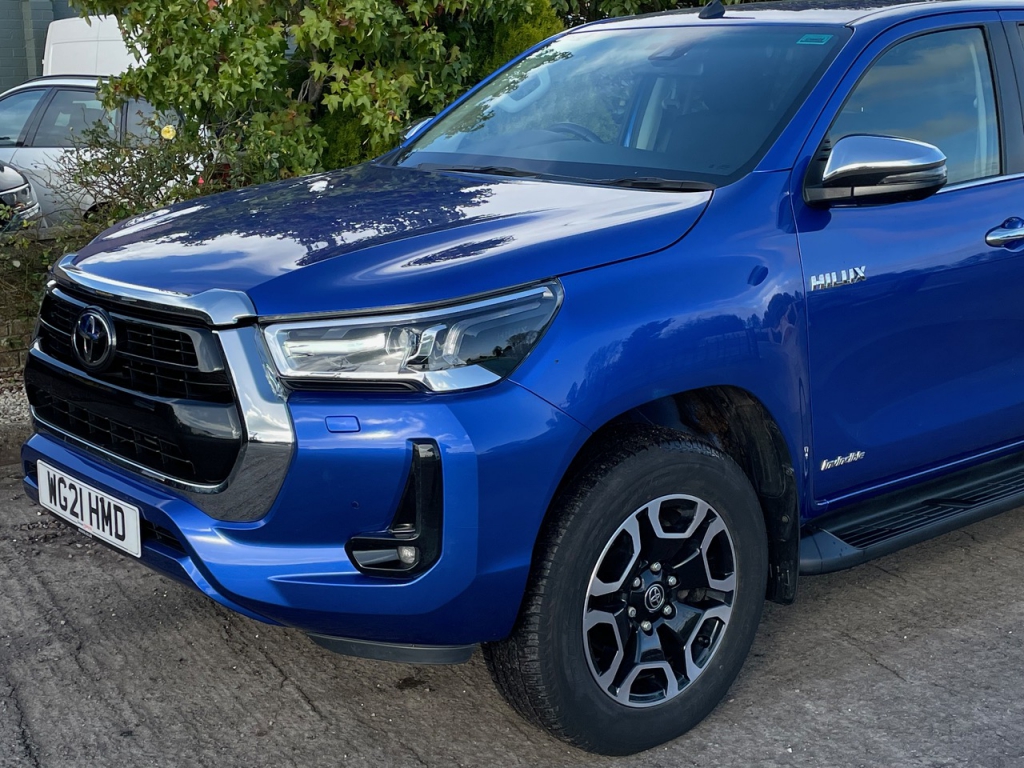 Toyota Hi-Lux Invincible 2.4 Diesel
