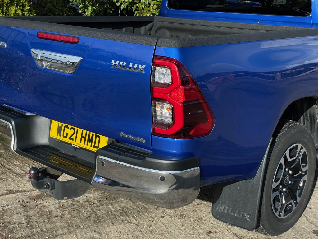 Toyota Hi-Lux Invincible 2.4 Diesel