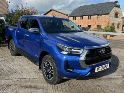 Toyota Hi-Lux Invincible 2.4 Diesel