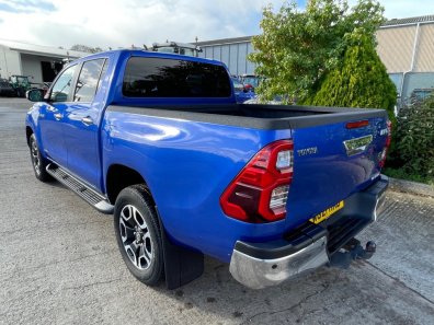 Toyota Hi-Lux Invincible 2.4 Diesel