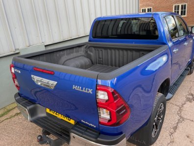 Toyota Hi-Lux Invincible 2.4 Diesel