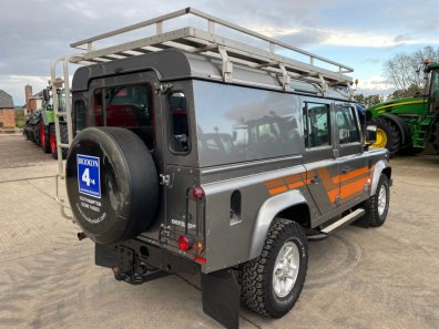 Land Rover 110 Utility XS 2.4 Diesel