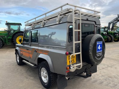 Land Rover 110 Utility XS 2.4 Diesel