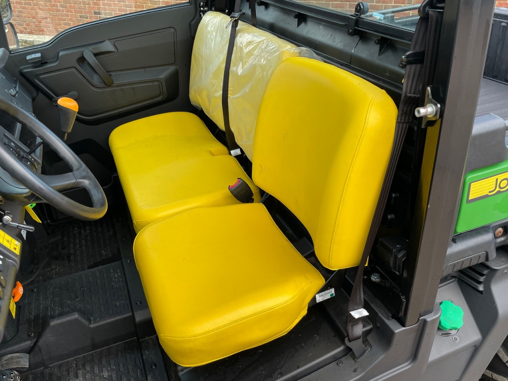 John Deere XUV 865M Gator