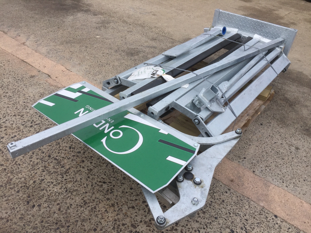 Condon Engineering Warrior head gate