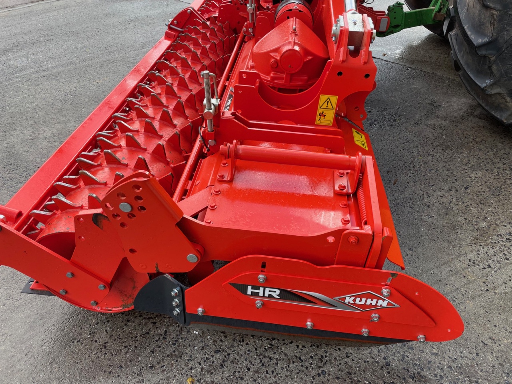 Kuhn HR5004 hydraulic folding power harrow