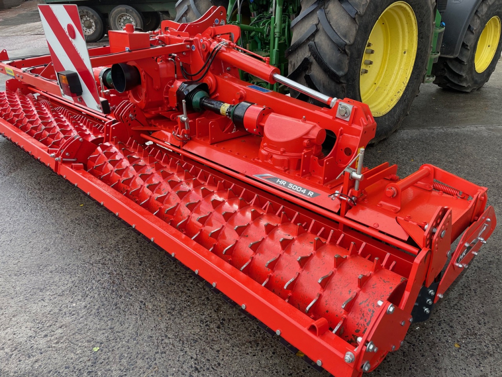 Kuhn HR5004 hydraulic folding power harrow