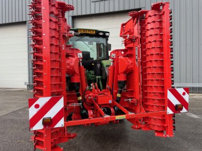 Kuhn HR5004 hydraulic folding power harrow