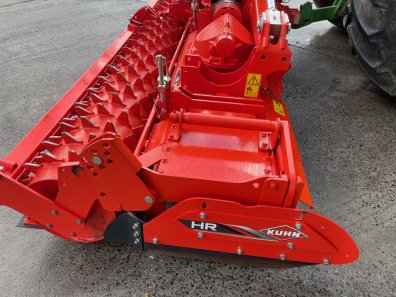 Kuhn HR5004 hydraulic folding power harrow