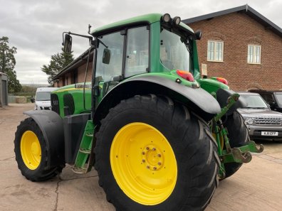 John Deere 6820