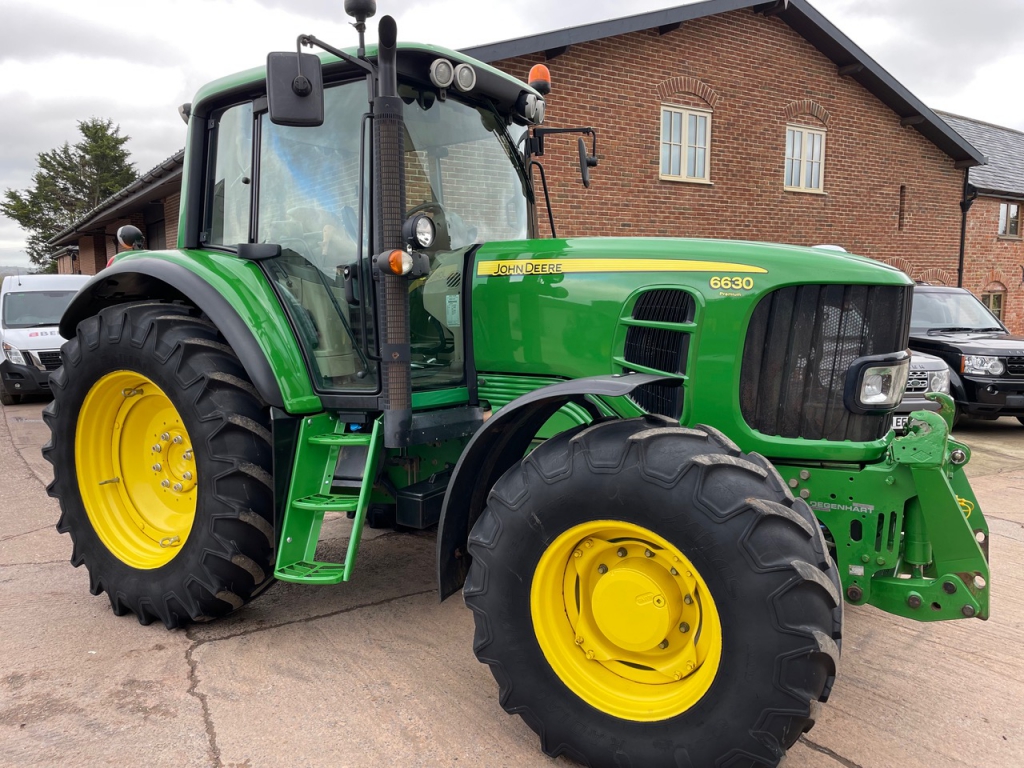 John Deere 6630