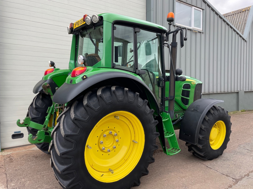 John Deere 6630