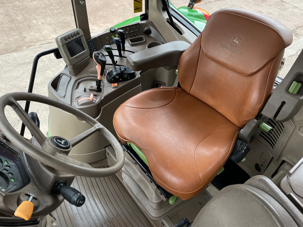 John Deere 6630