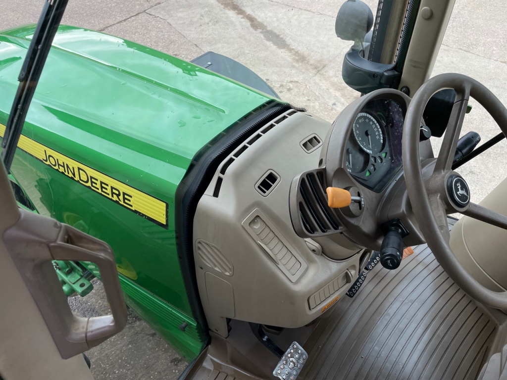 John Deere 6630