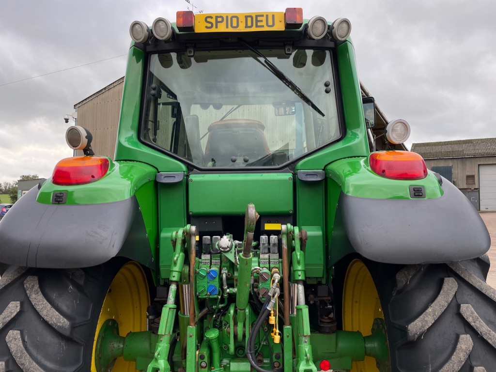 John Deere 6630
