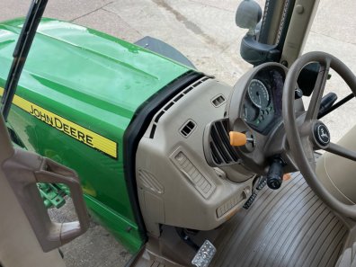 John Deere 6630