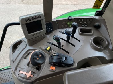 John Deere 6630