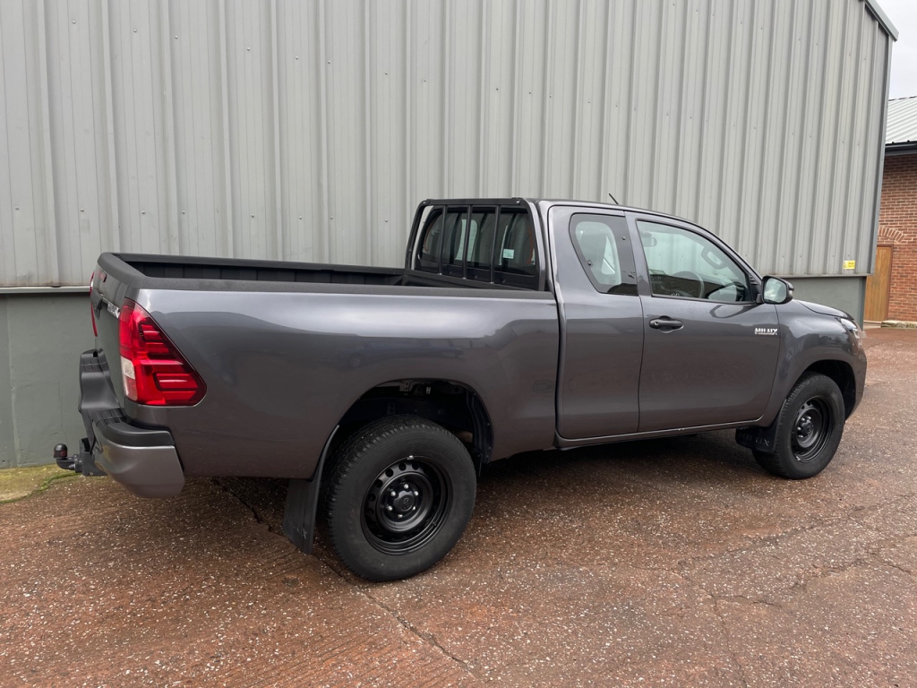 Toyota Hi-Lux Extra Cab pickup 2.4 Diesel