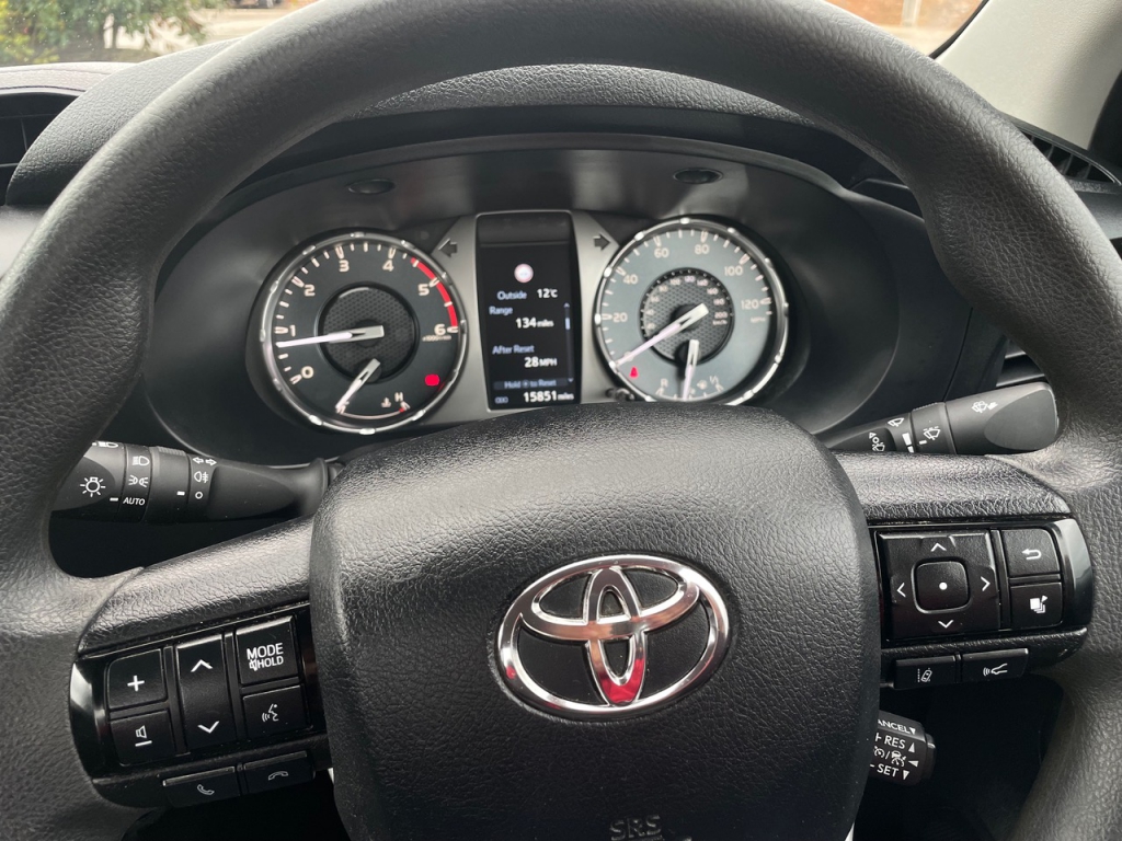 Toyota Hi-Lux Extra Cab pickup 2.4 Diesel
