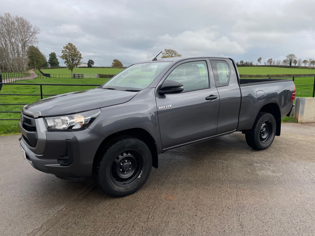 Toyota Hi-Lux Extra Cab pickup 2.4 Diesel