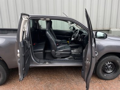 Toyota Hi-Lux Extra Cab pickup 2.4 Diesel