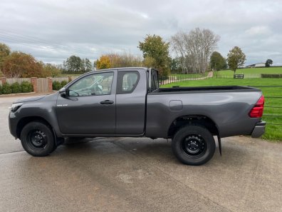 Toyota Hi-Lux Extra Cab pickup 2.4 Diesel