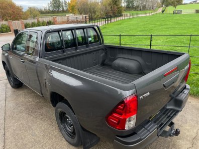 Toyota Hi-Lux Extra Cab pickup 2.4 Diesel