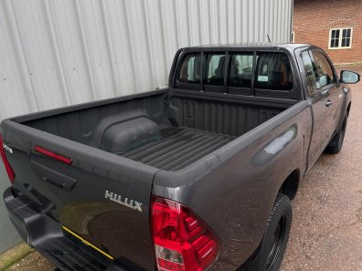 Toyota Hi-Lux Extra Cab pickup 2.4 Diesel