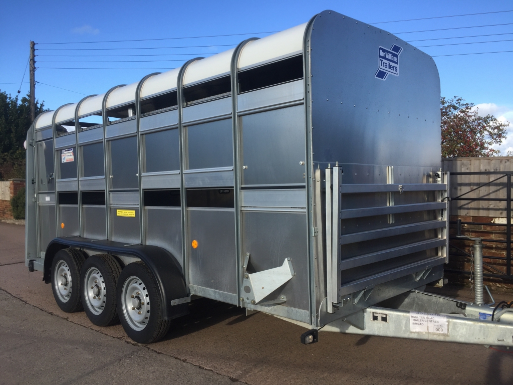 Ifor Williams TA510 14ft livestock trailer