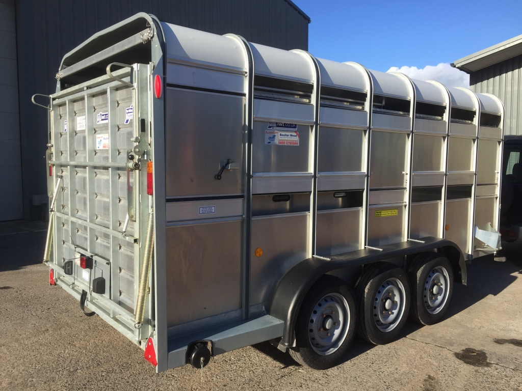 Ifor Williams TA510 14ft livestock trailer