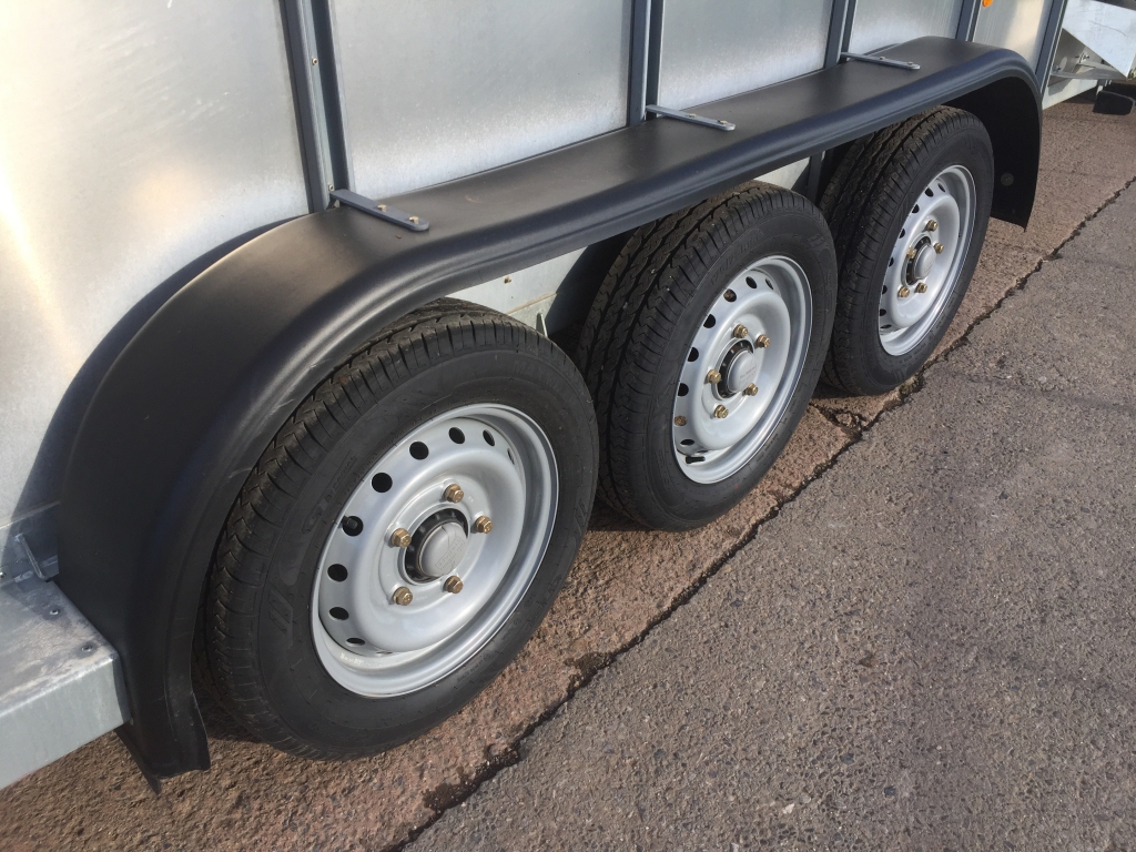 Ifor Williams TA510 14ft livestock trailer