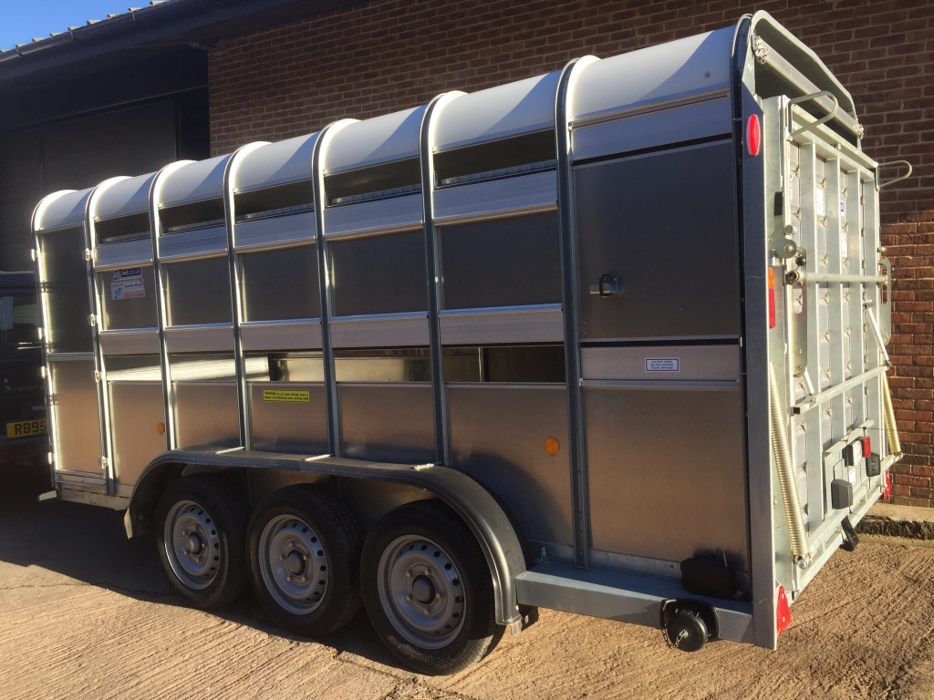 Ifor Williams TA510 14ft livestock trailer